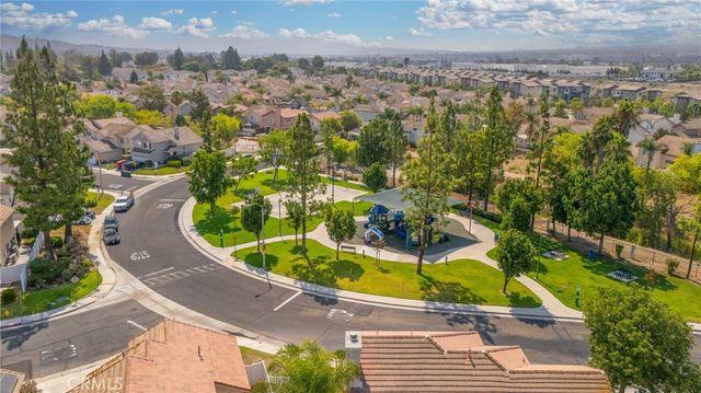 823 Pathfinder Way, Corona, CA 92878