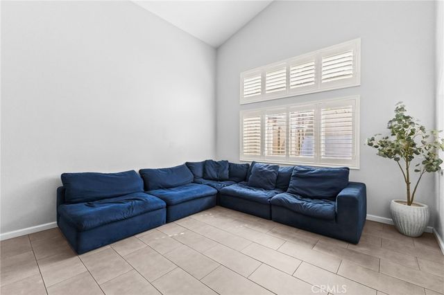 823 Pathfinder Way, Corona, CA 92878