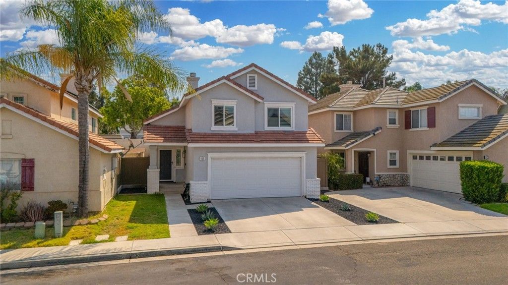 Image 2 of property listing at 823 Pathfinder Way, Corona, CA 92878