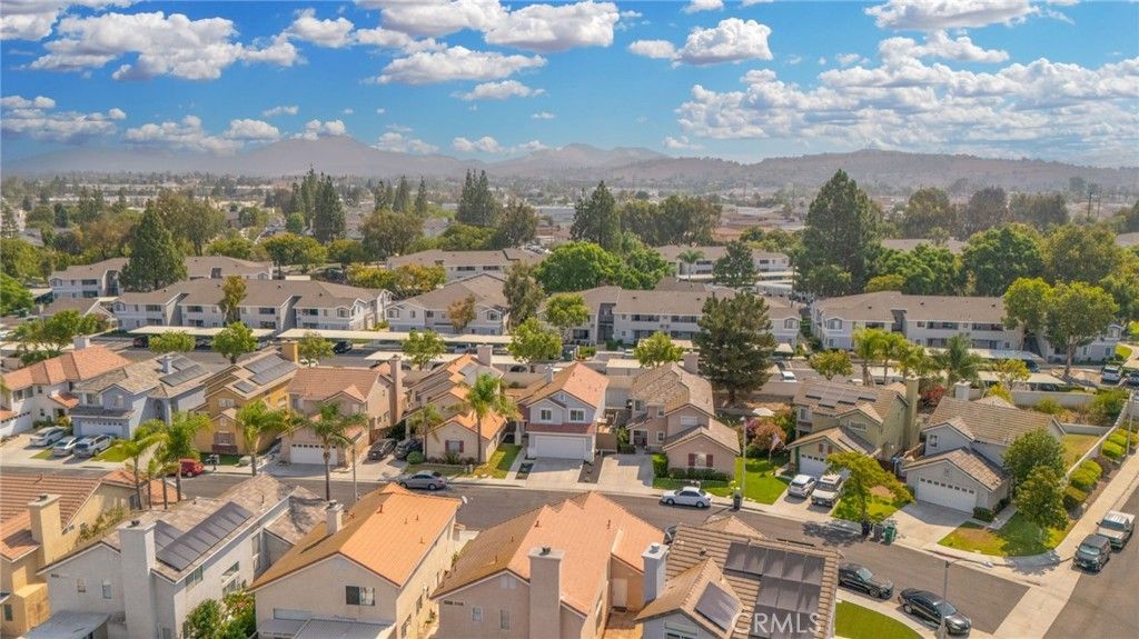 Image 50 of property listing at 823 Pathfinder Way, Corona, CA 92878