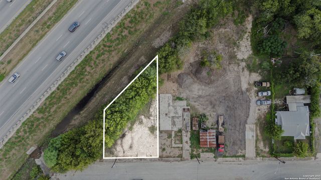 238 Cardiff, San Antonio, TX 78220