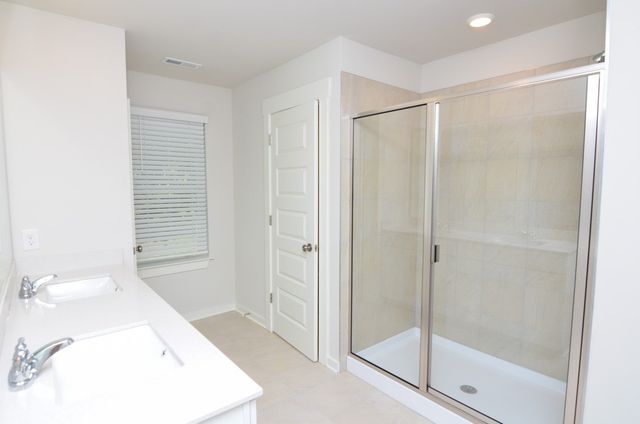 1704 Manuka Ln, Columbia, TN 38401