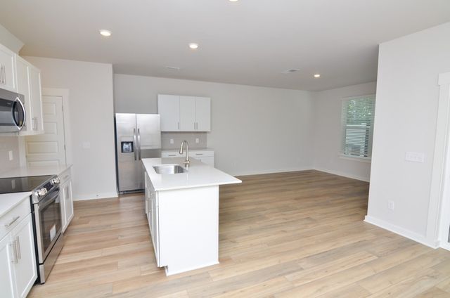 1704 Manuka Ln, Columbia, TN 38401
