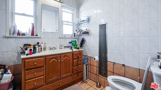 4839 Cartwright Avenue, North Hollywood (los Angeles), CA 91601
