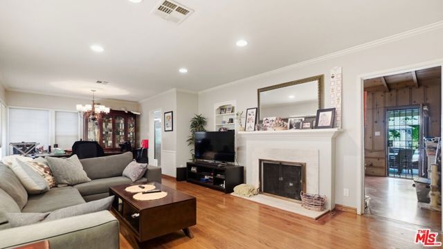 4839 Cartwright Avenue, North Hollywood (los Angeles), CA 91601