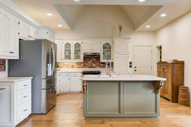 1120 Torre Pines Court, Yukon, OK 73099