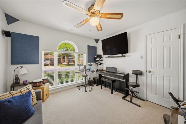 9217 Timber Knoll Drive, College Station, TX 77845