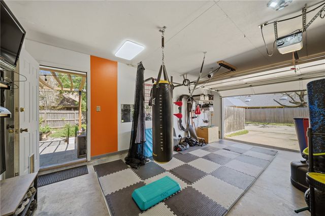 9217 Timber Knoll Drive, College Station, TX 77845