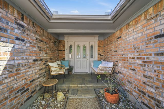 9217 Timber Knoll Drive, College Station, TX 77845