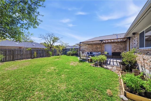 9217 Timber Knoll Drive, College Station, TX 77845