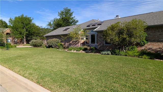 9217 Timber Knoll Drive, College Station, TX 77845