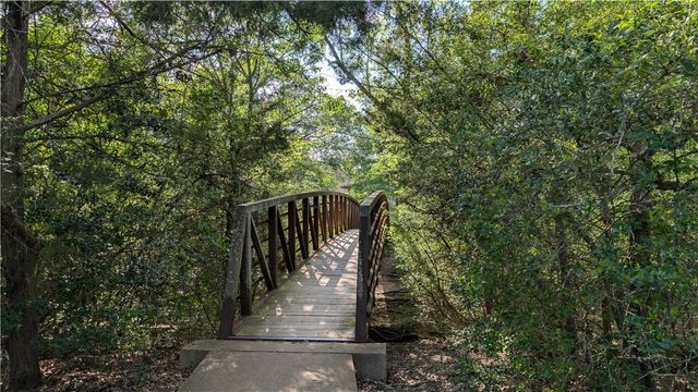 9217 Timber Knoll Drive, College Station, TX 77845