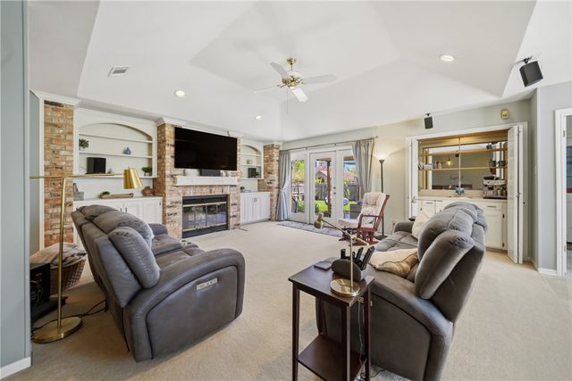 9217 Timber Knoll Drive, College Station, TX 77845