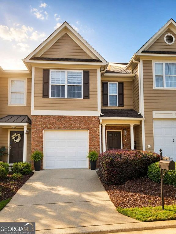 6311 Shoreview Circle, Flowery Branch, GA 30542