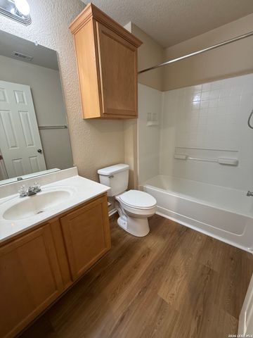 235 Hay Barn, San Marcos, TX 78666