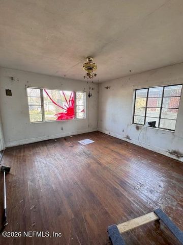 5116 COLONIAL Avenue, Jacksonville, FL 32210