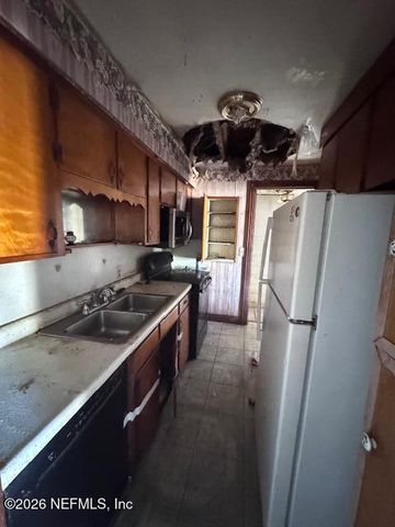 5116 COLONIAL Avenue, Jacksonville, FL 32210