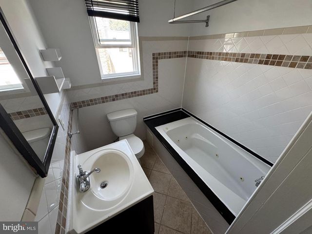 2444 S FAIRHILL ST, Philadelphia, PA 19148