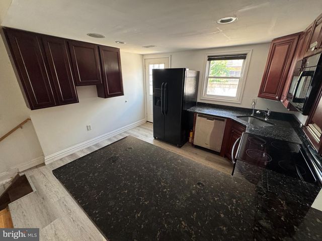 2444 S FAIRHILL ST, Philadelphia, PA 19148