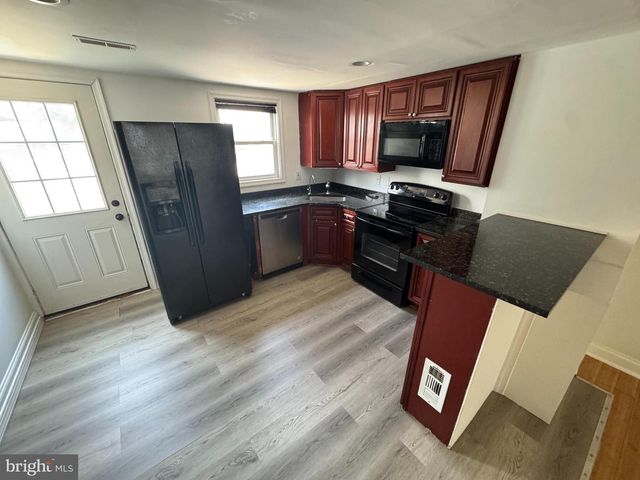 2444 S FAIRHILL ST, Philadelphia, PA 19148
