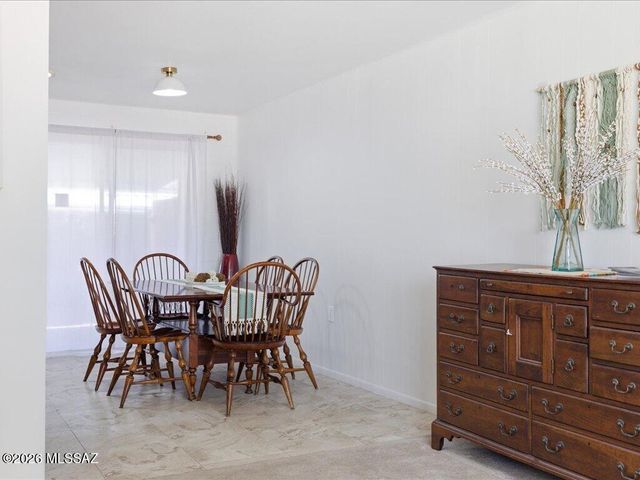 492 N Silverbell Road, Tucson, AZ 85745