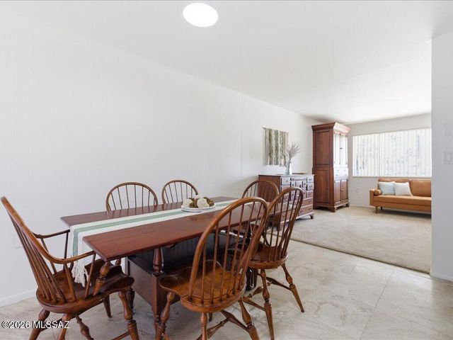492 N Silverbell Road, Tucson, AZ 85745