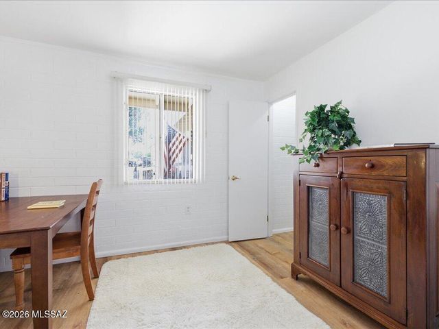 492 N Silverbell Road, Tucson, AZ 85745