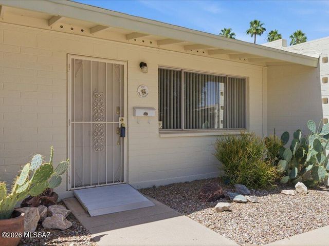 492 N Silverbell Road, Tucson, AZ 85745