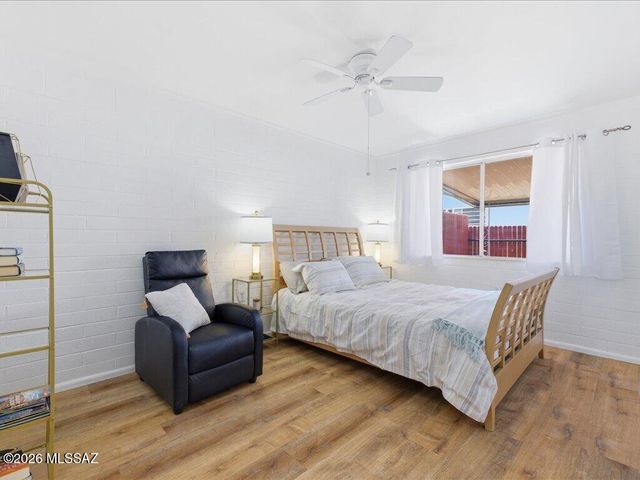 492 N Silverbell Road, Tucson, AZ 85745