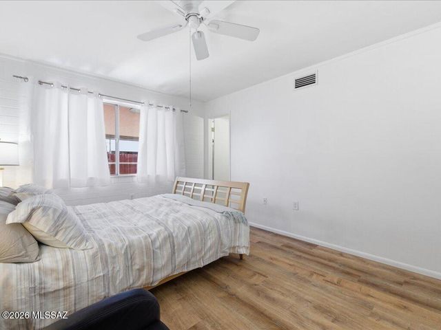 492 N Silverbell Road, Tucson, AZ 85745