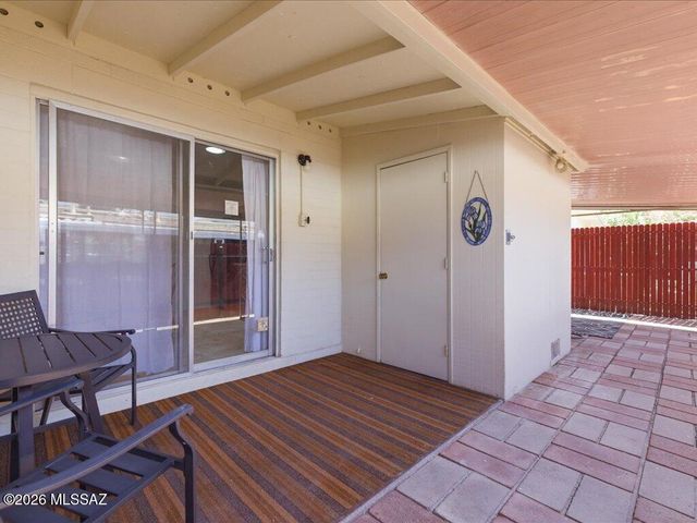 492 N Silverbell Road, Tucson, AZ 85745