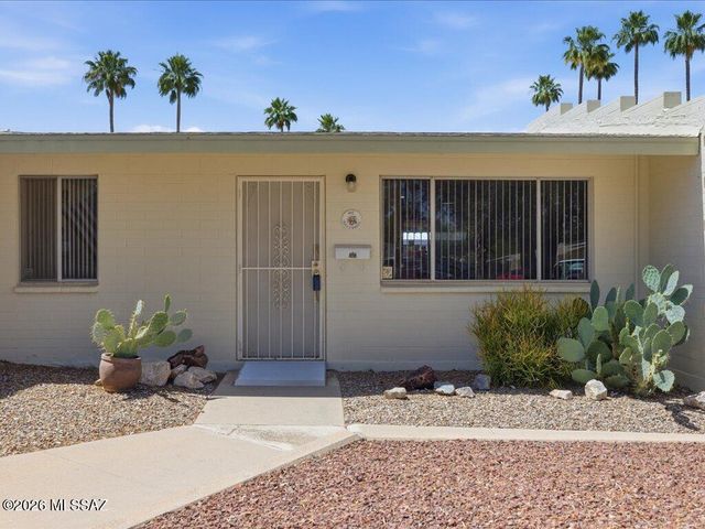 492 N Silverbell Road, Tucson, AZ 85745