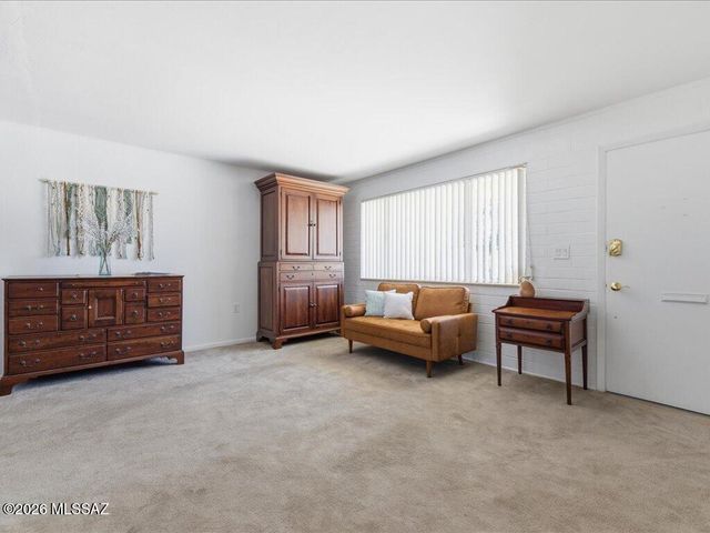 492 N Silverbell Road, Tucson, AZ 85745