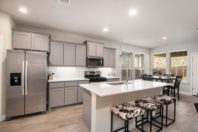 229 Dunmore Drive, Fort Worth, TX 76052