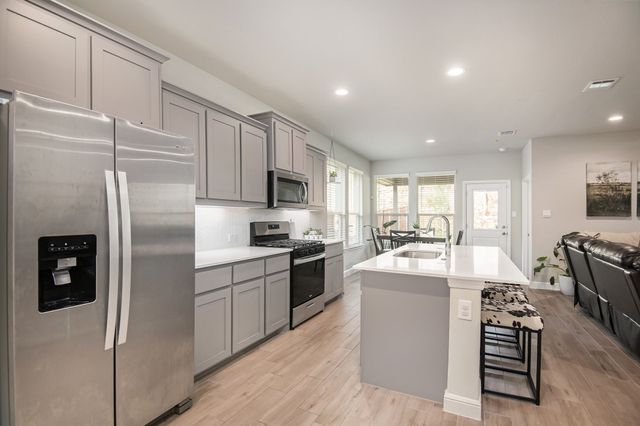 229 Dunmore Drive, Fort Worth, TX 76052