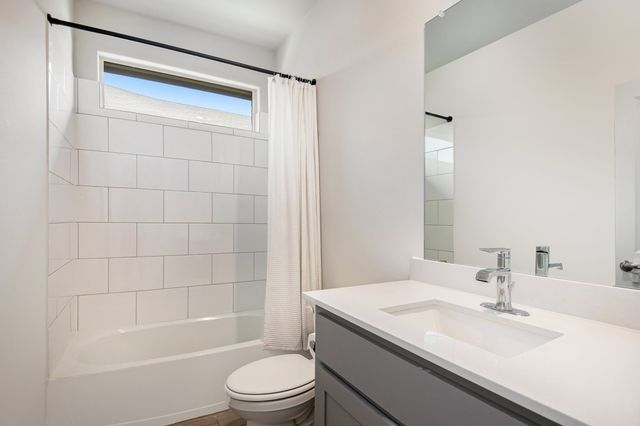 229 Dunmore Drive, Fort Worth, TX 76052