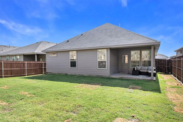 229 Dunmore Drive, Fort Worth, TX 76052