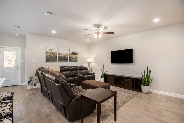 229 Dunmore Drive, Fort Worth, TX 76052