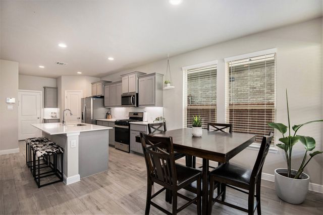 229 Dunmore Drive, Fort Worth, TX 76052