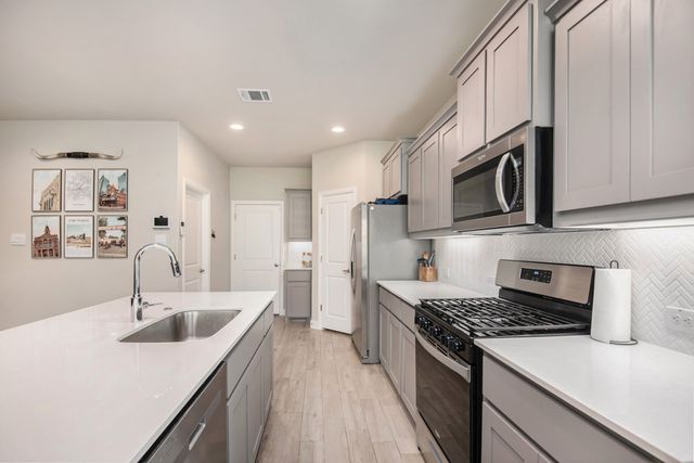 229 Dunmore Drive, Fort Worth, TX 76052