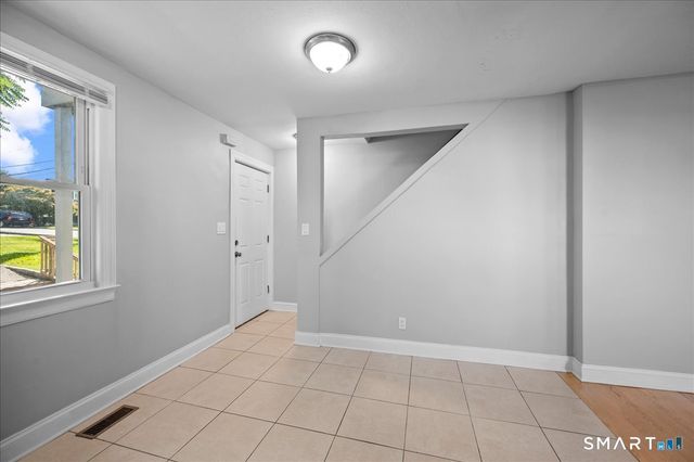 38 Soundview Avenue A, Stamford, CT 06902