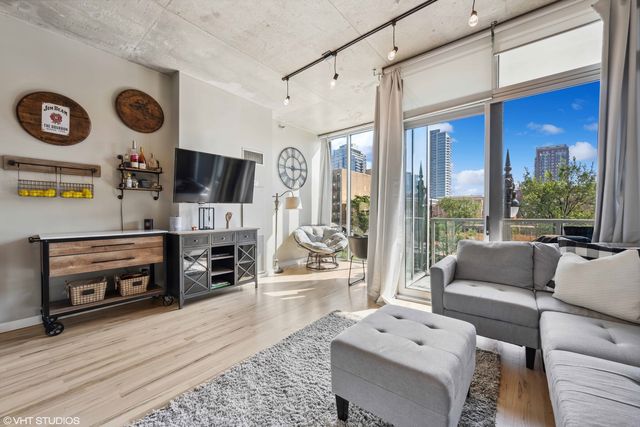 1720 S Michigan Avenue 305, Chicago, IL 60616