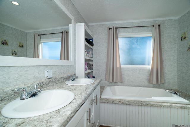 18783 Aydell Ln, French Settlement, LA 70733