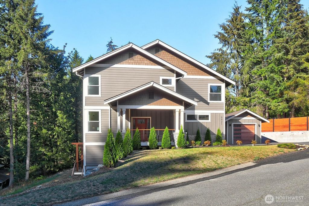 5921 164th Street SW, Lynnwood, WA 98037