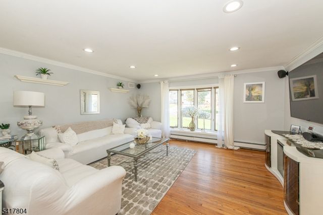 81 Devonshire Rd, Cedar Grove Twp., NJ 07009