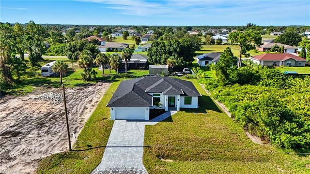 2607 38th ST SW, Lehigh Acres, FL 33976