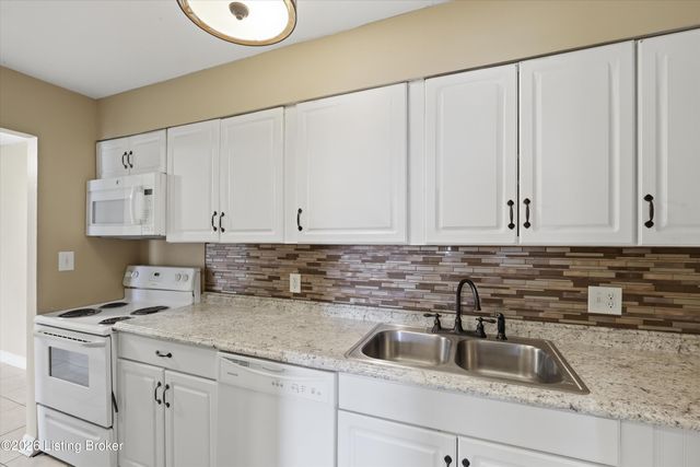 1972 Goldsmith Ln APT 4, Louisville, KY 40218