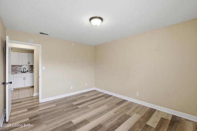 1972 Goldsmith Ln APT 4, Louisville, KY 40218