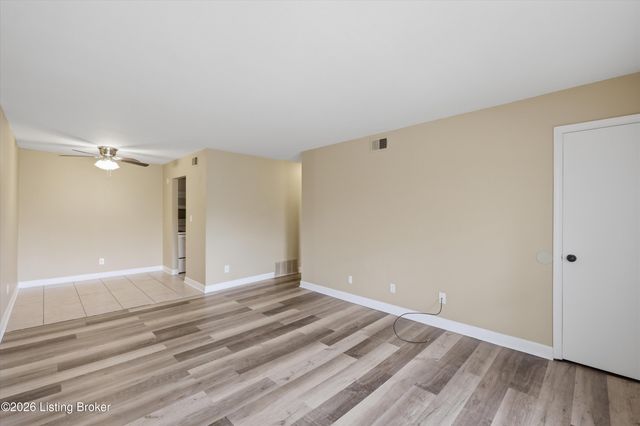 1972 Goldsmith Ln APT 4, Louisville, KY 40218