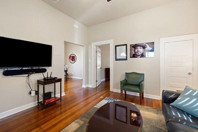 314 W Third ST, Taylor, TX 76574